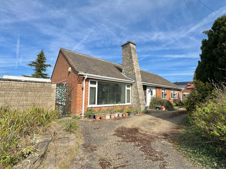 Cross Lane, Burton Lazars